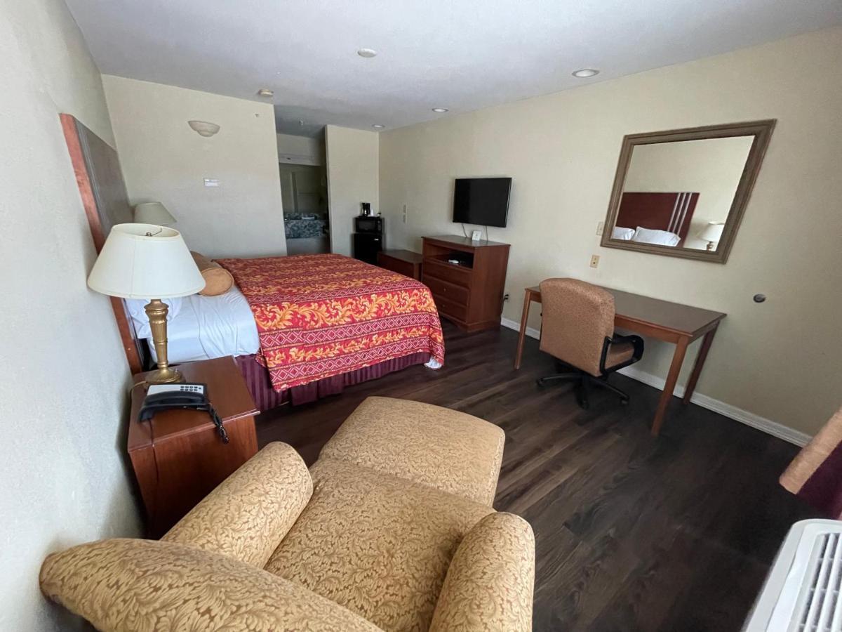 Riviera Inn And Suites Extérieur photo